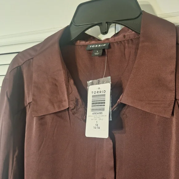 NWT Torrid Madison Satin Button-Up Long Sleeve Shirt Size 1X 14-16 - Picture 7 of 9